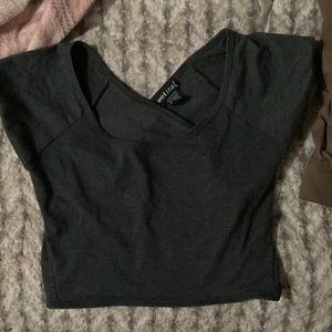 Cris-cross back, crop top.